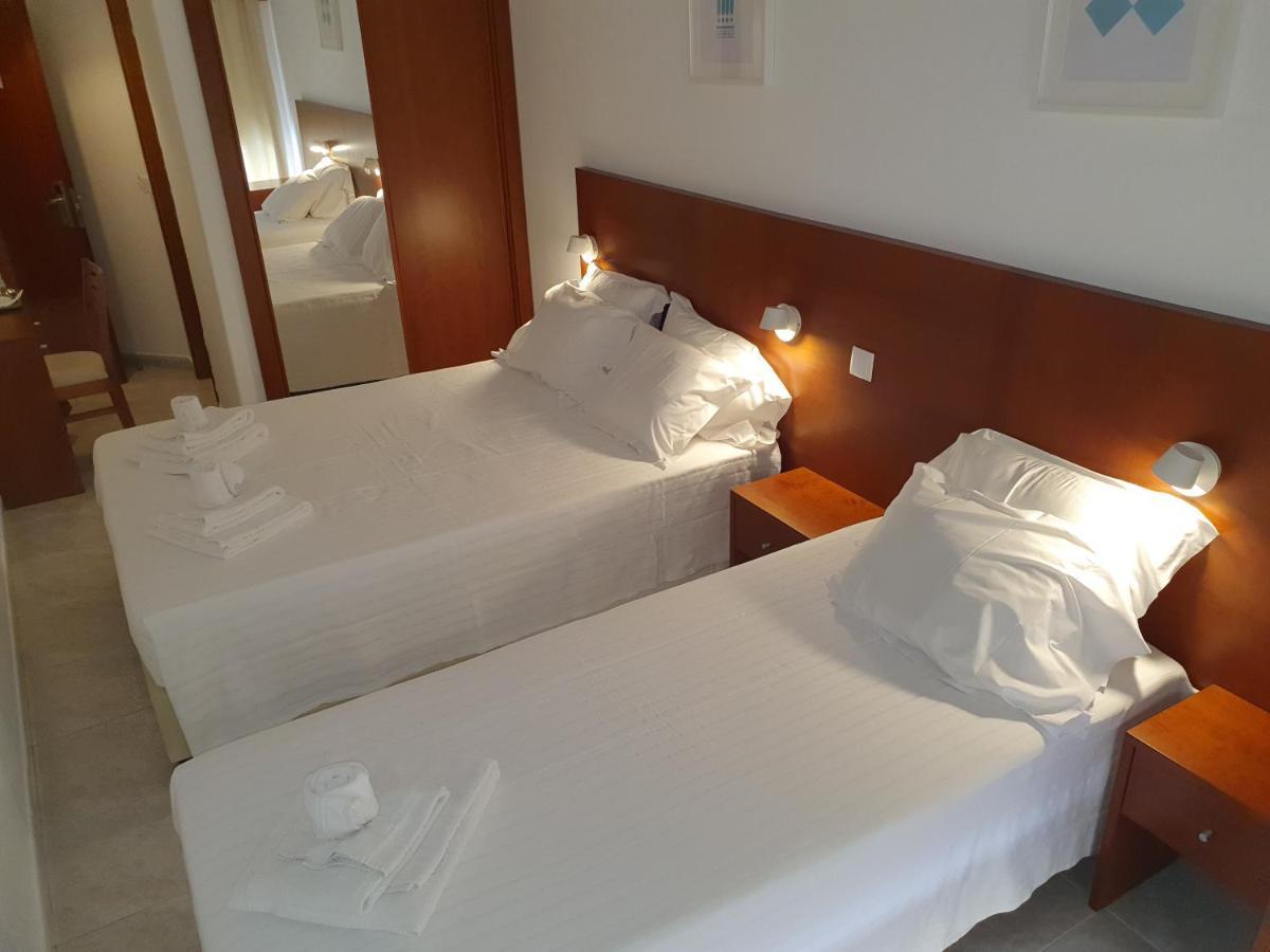 Hospedaria Buganvilia Alvor Bagian luar foto