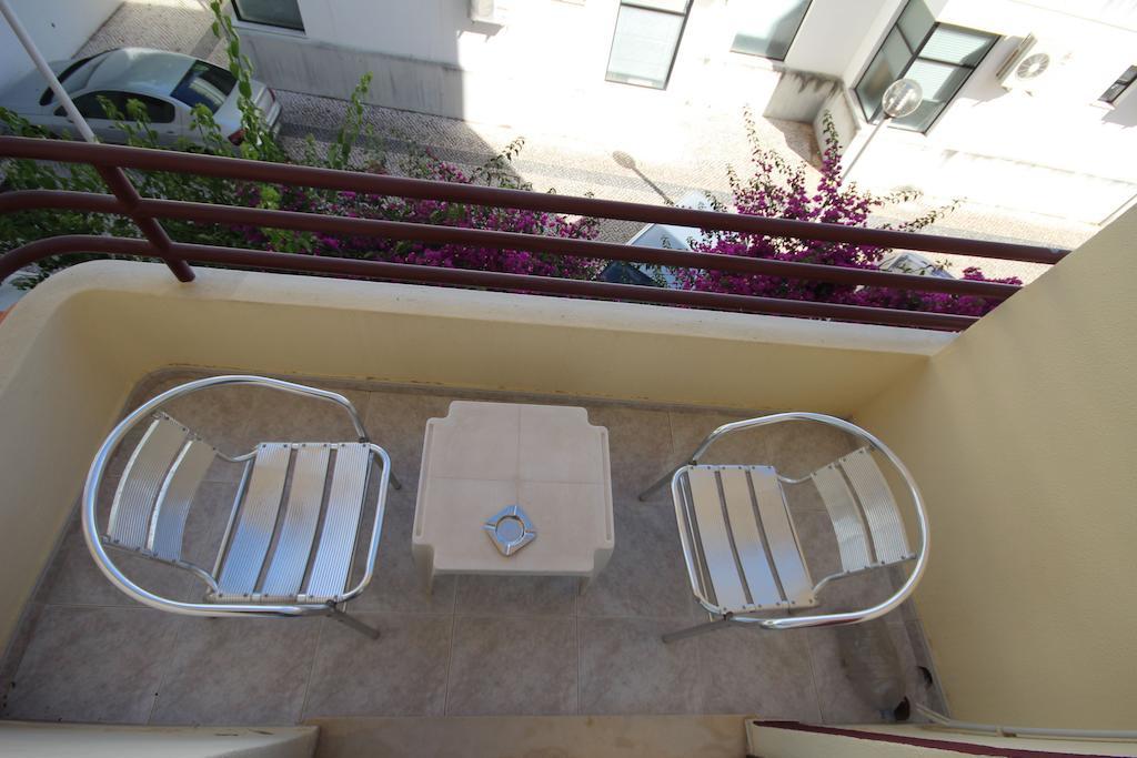Hospedaria Buganvilia Alvor Bagian luar foto