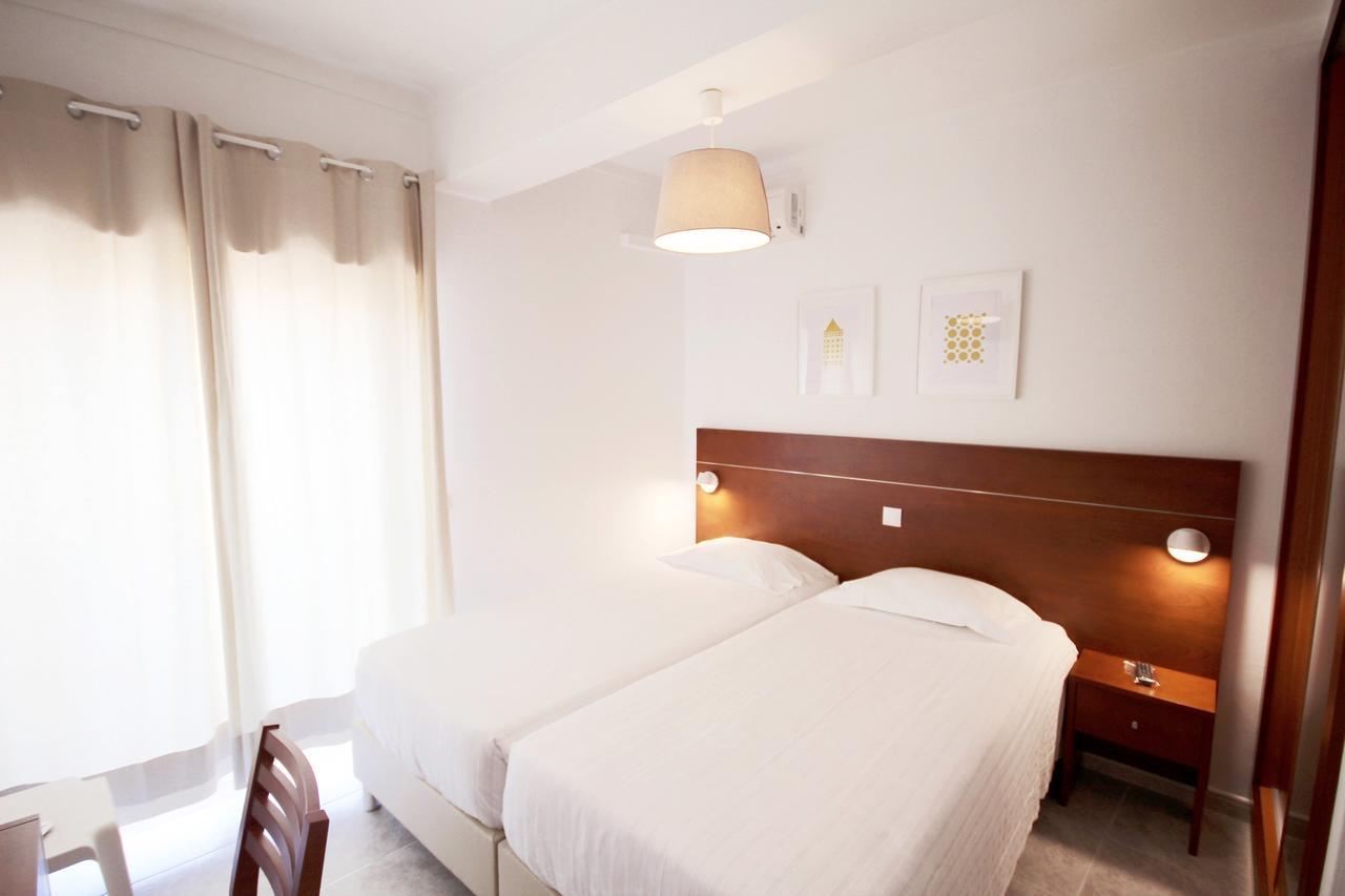 Hospedaria Buganvilia Alvor Bagian luar foto