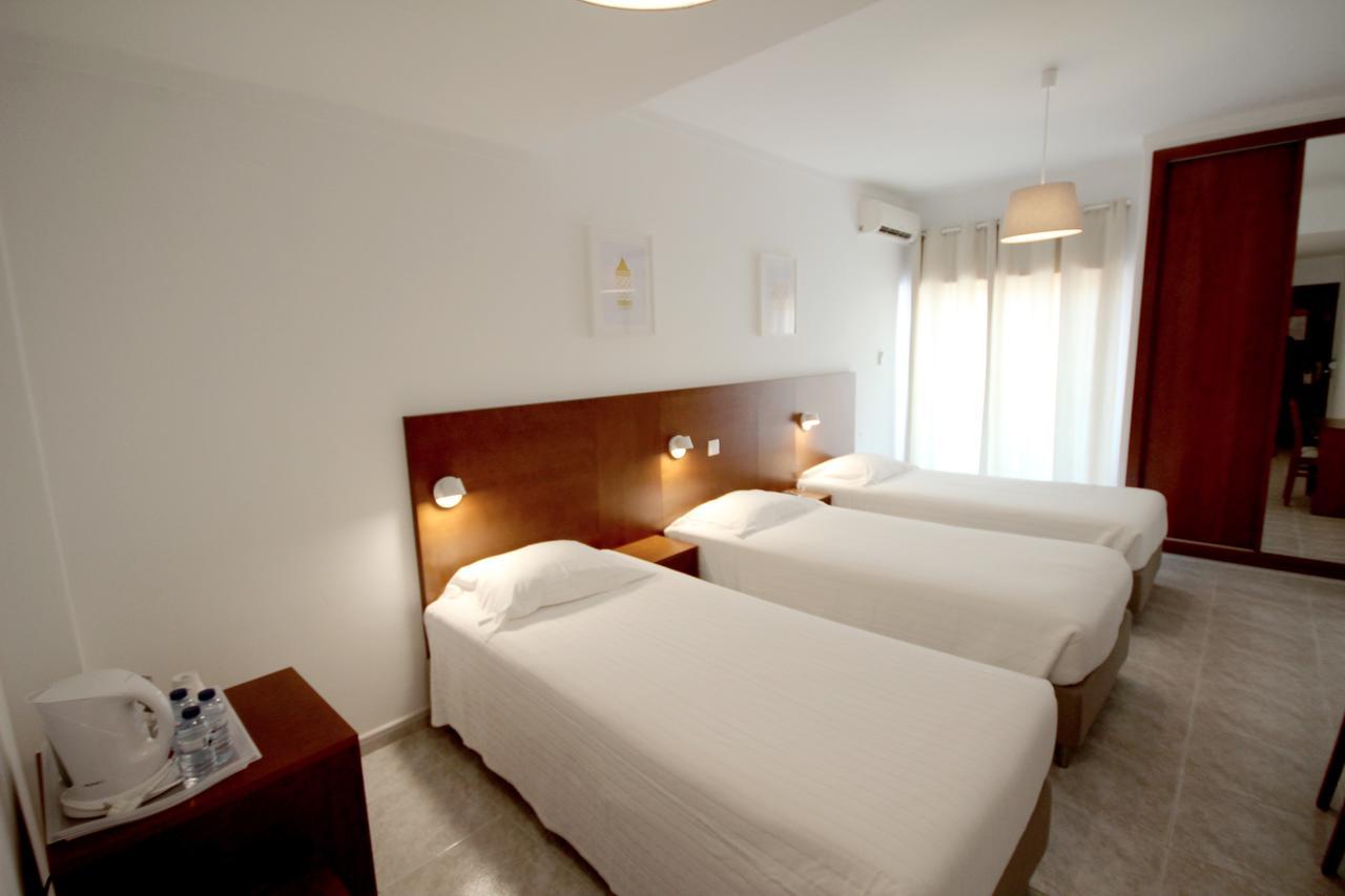 Hospedaria Buganvilia Alvor Bagian luar foto