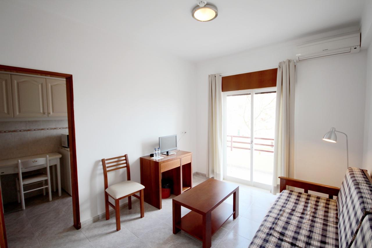 Hospedaria Buganvilia Alvor Bagian luar foto