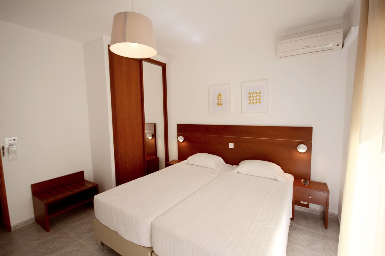 Hospedaria Buganvilia Alvor Bagian luar foto