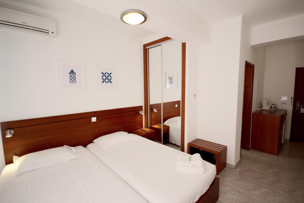 Hospedaria Buganvilia Alvor Bagian luar foto