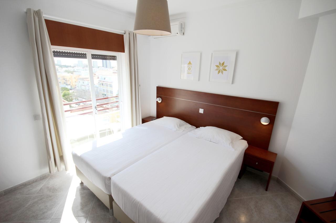 Hospedaria Buganvilia Alvor Bagian luar foto