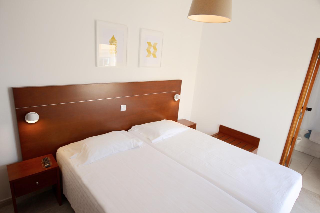 Hospedaria Buganvilia Alvor Bagian luar foto